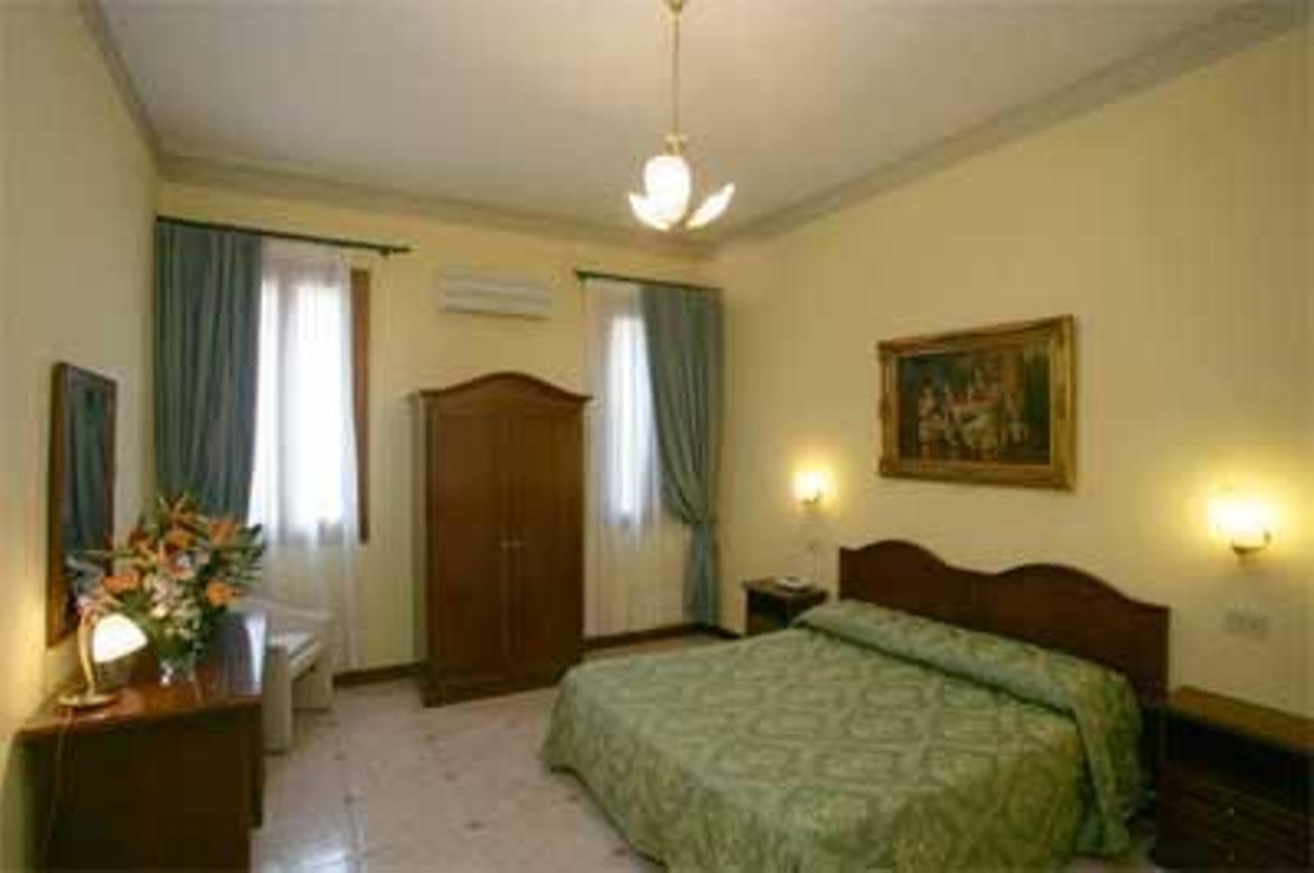 Hotel Florida Venezia Esterno foto