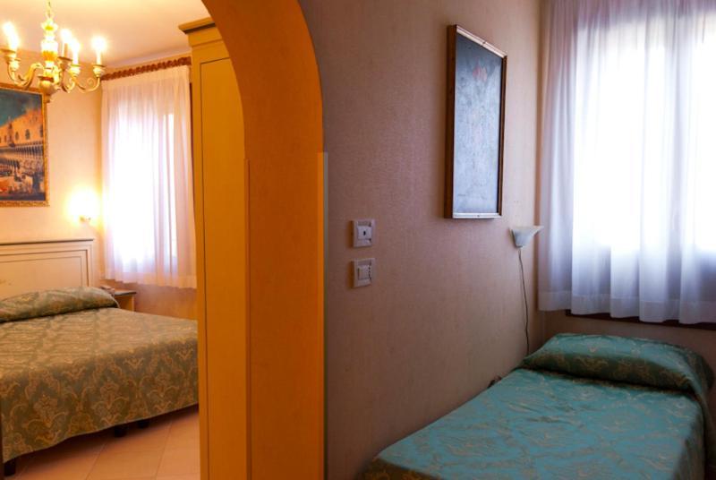 Hotel Florida Venezia Esterno foto